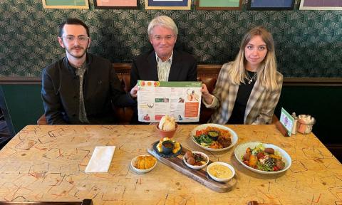 Andrew Mitchell visits the Quinto Lounge for Veganuary
